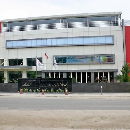 Royal Mamberamo Hotel Sorong Exterior foto
