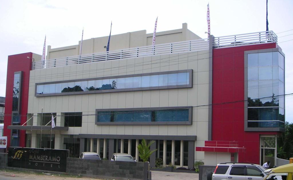 Royal Mamberamo Hotel Sorong Exterior foto