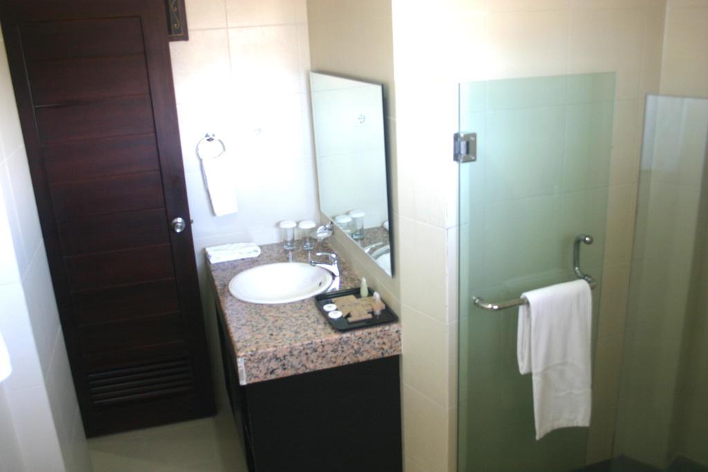 Royal Mamberamo Hotel Sorong Cameră foto