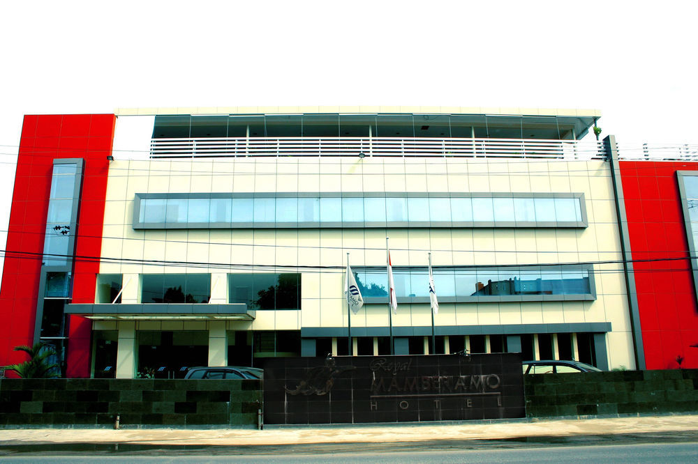 Royal Mamberamo Hotel Sorong Exterior foto